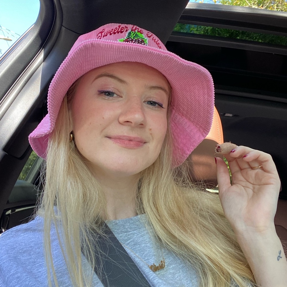 Meet your Posher, Olivia